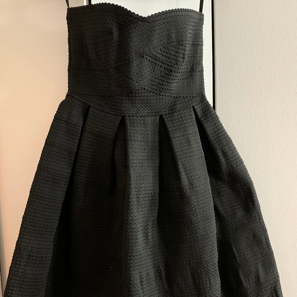 Black Sleeveless Cocktail Dress